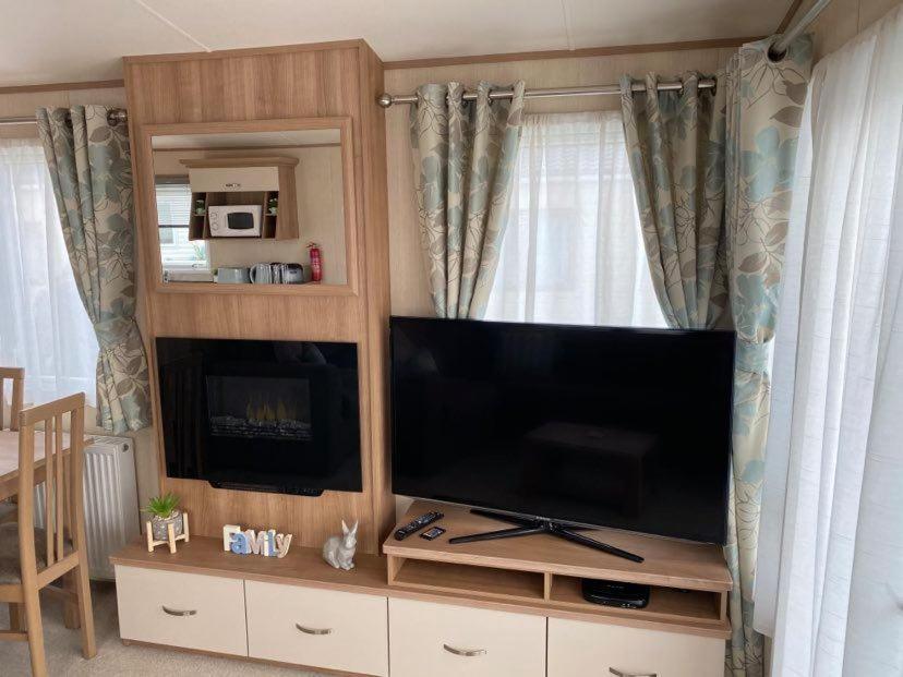 Kingfisher Court 2 Tattershall Lakes With Hot Tub ภายนอก รูปภาพ
