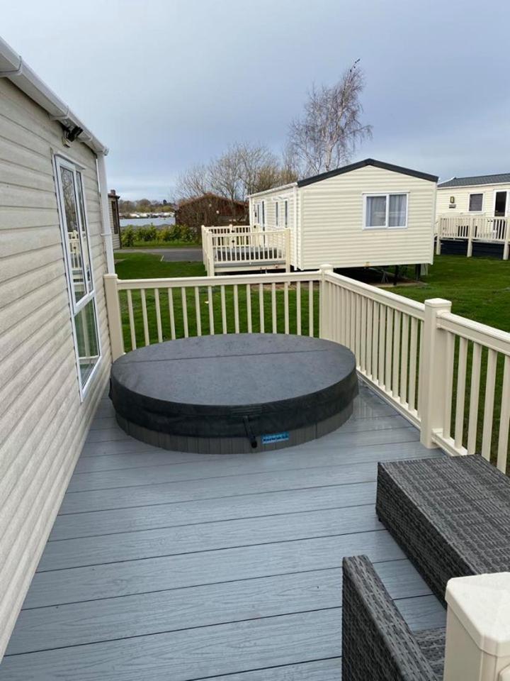 Kingfisher Court 2 Tattershall Lakes With Hot Tub ภายนอก รูปภาพ